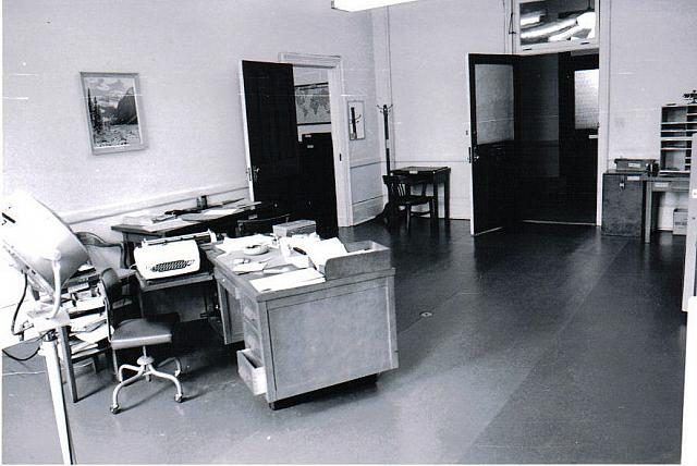 Secretary's desk Comms Div East Block 73